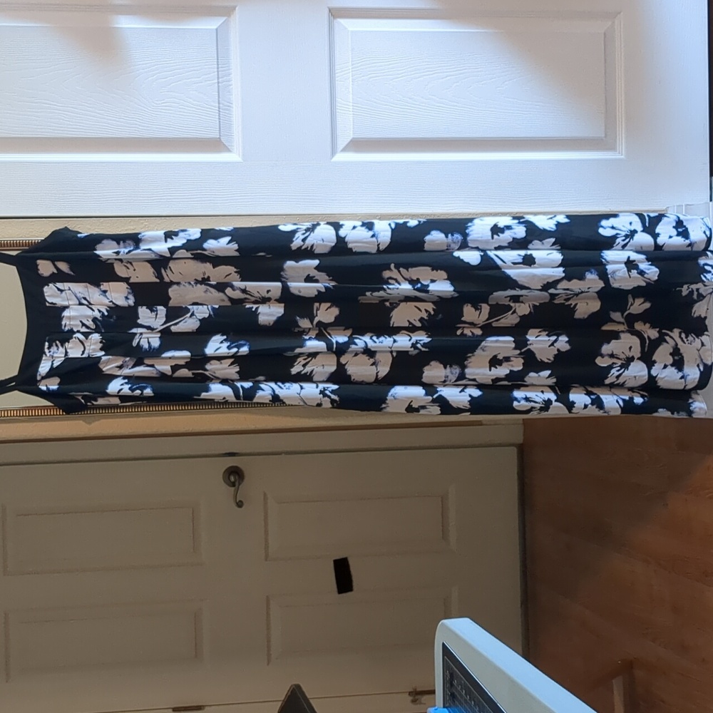 White House Black Market black floral maxi dress size 8